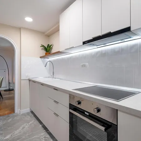 Appartement 2-story 3br - Top-floor Rooftop Terrace & Stunning Views - Historic Center Boekarest