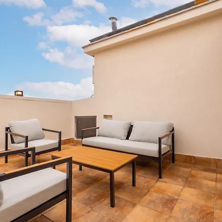 شقة 2-story 3br - Top-floor Rooftop Terrace & Stunning Views - Historic Center *