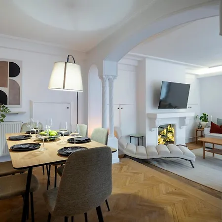 2-story 3br - Top-floor Rooftop Terrace & Stunning Views - Historic Center