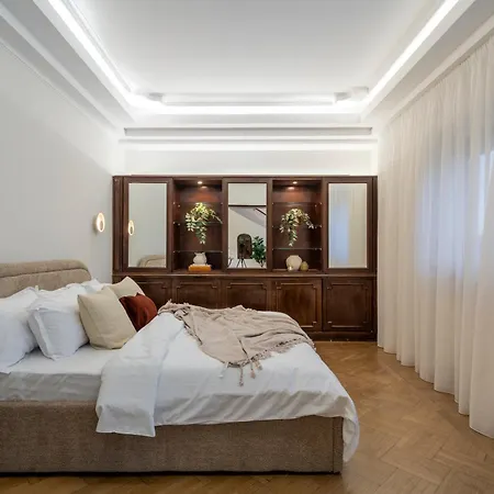 Appartement 2-story 3br - Top-floor Rooftop Terrace & Stunning Views - Historic Center Boekarest