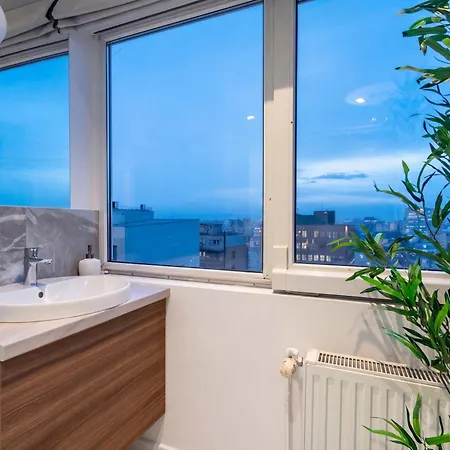 2-story 3br - Top-floor Rooftop Terrace & Stunning Views - Historic Center Appartement *
