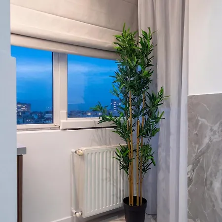2-story 3br - Top-floor Rooftop Terrace & Stunning Views - Historic Center Boekarest