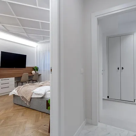 Appartement 2-story 3br - Top-floor Rooftop Terrace & Stunning Views - Historic Center Boekarest