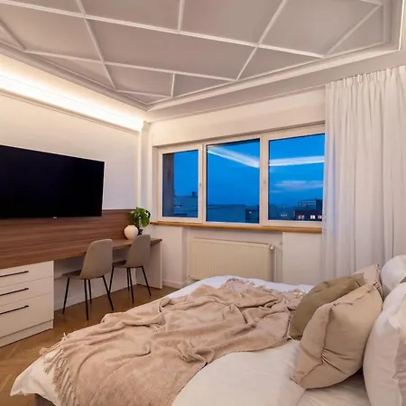 2-story 3br - Top-floor Rooftop Terrace & Stunning Views - Historic Center *