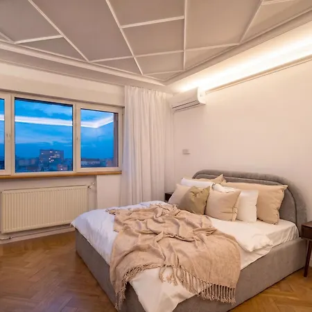 2-story 3br - Top-floor Rooftop Terrace & Stunning Views - Historic Center Appartement