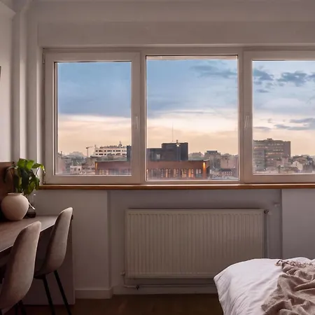 2-story 3br - Top-floor Rooftop Terrace & Stunning Views - Historic Center * Boekarest