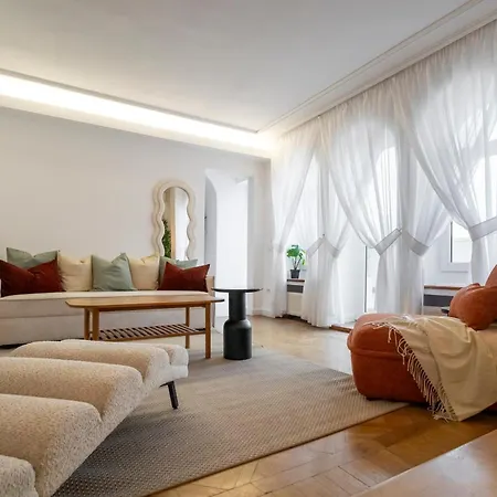 Appartement 2-story 3br - Top-floor Rooftop Terrace & Stunning Views - Historic Center Boekarest
